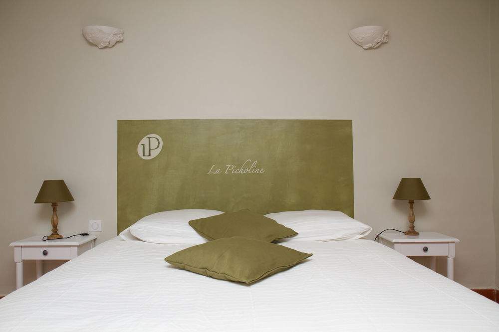 Domaine De La Pomme Hotel Trets Exterior photo
